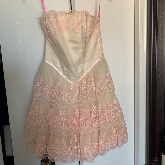 Betsey Johnson Dresses & Skirts - old school style authentic Betsey Johnson dress !!